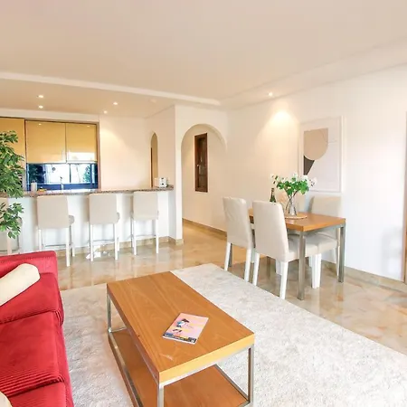 Prázdninový dům Beautiful And Modern Flat With Pool And Terrace 1