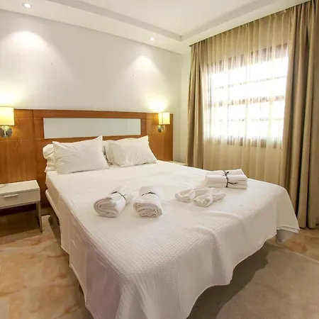 Beautiful And Modern Flat With Pool And Terrace 1